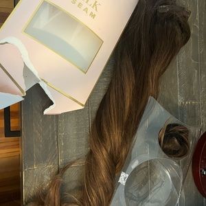Bellami Silk Seam 22” Dark Brown/Chestnut Brown Clip in extensions
